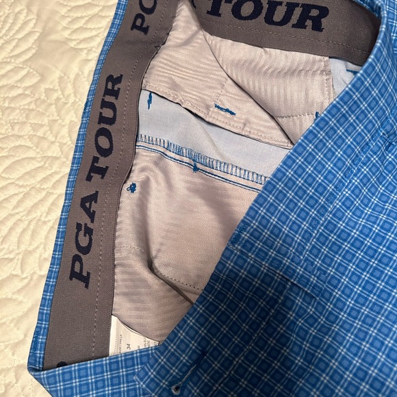 PGA Tour Golf shorts blue pattern in sz 34 - Picture 2 of 3